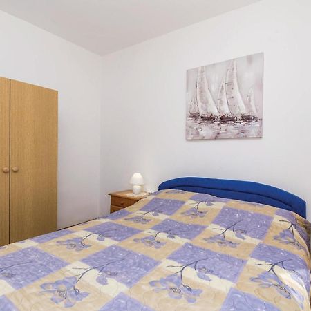 Stunning Apartment In Barbat-Rab With Wifi Barbat na Rabu Экстерьер фото