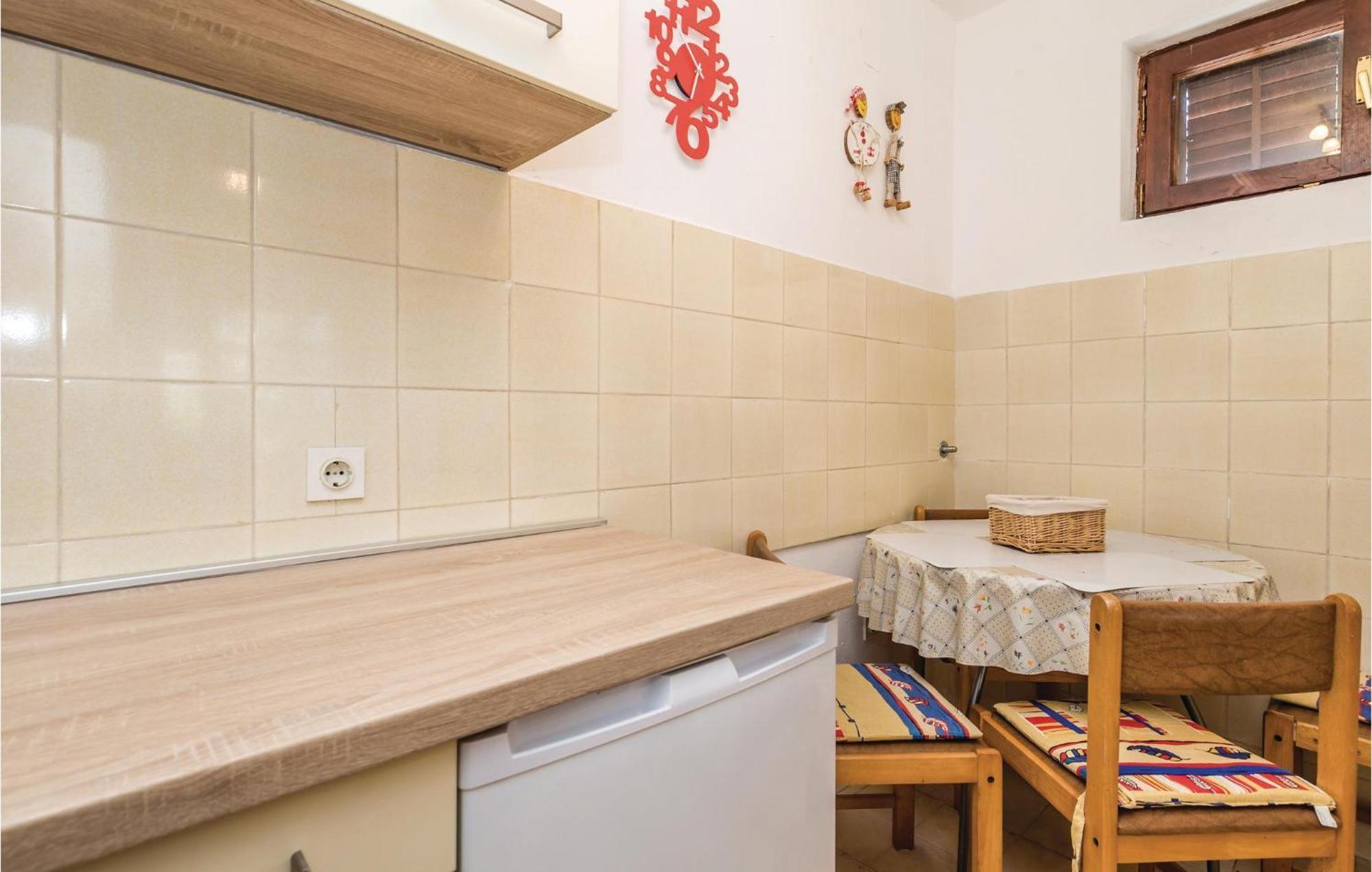 Stunning Apartment In Barbat-Rab With Wifi Barbat na Rabu Экстерьер фото