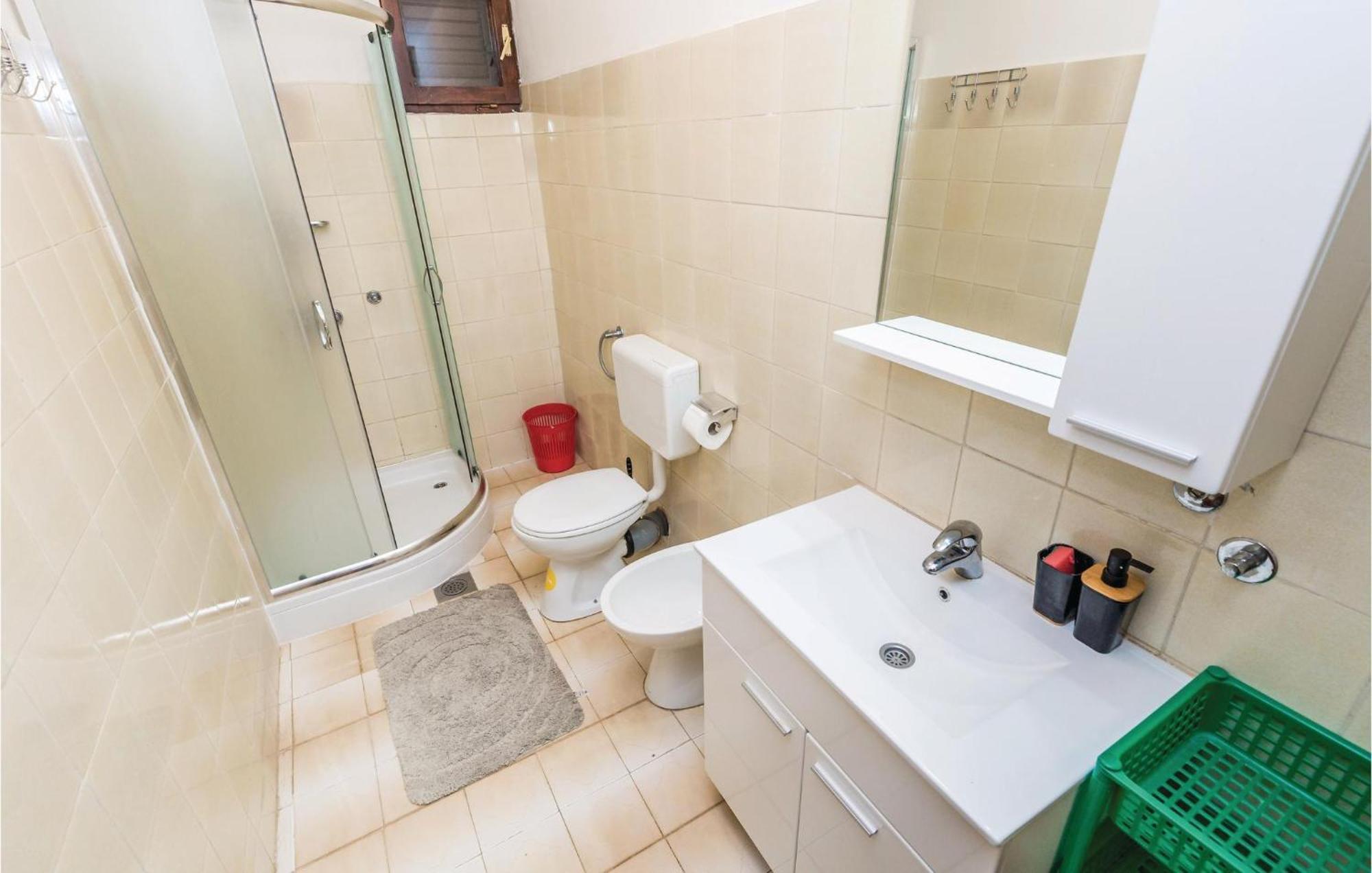 Stunning Apartment In Barbat-Rab With Wifi Barbat na Rabu Экстерьер фото