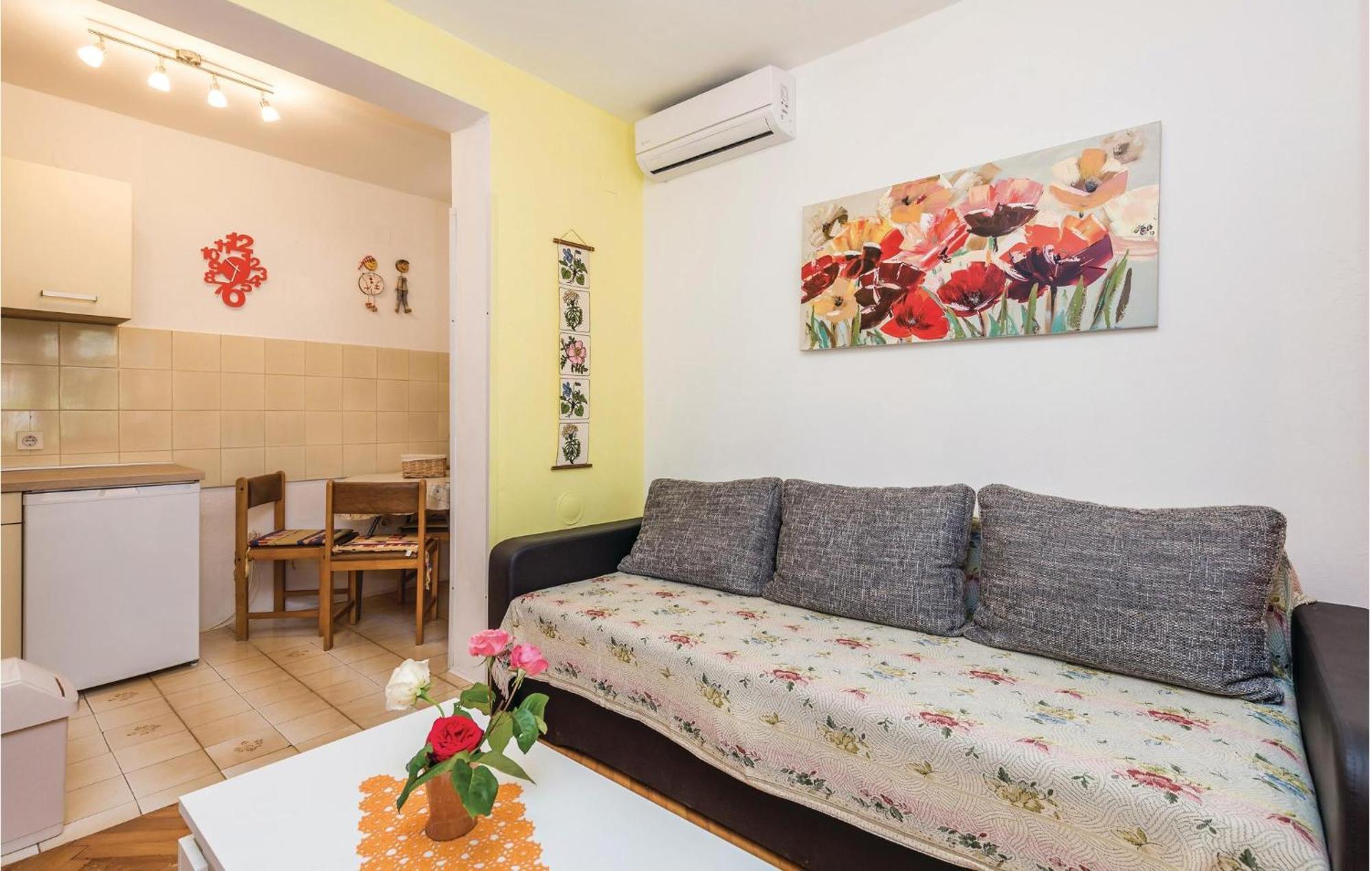 Stunning Apartment In Barbat-Rab With Wifi Barbat na Rabu Экстерьер фото